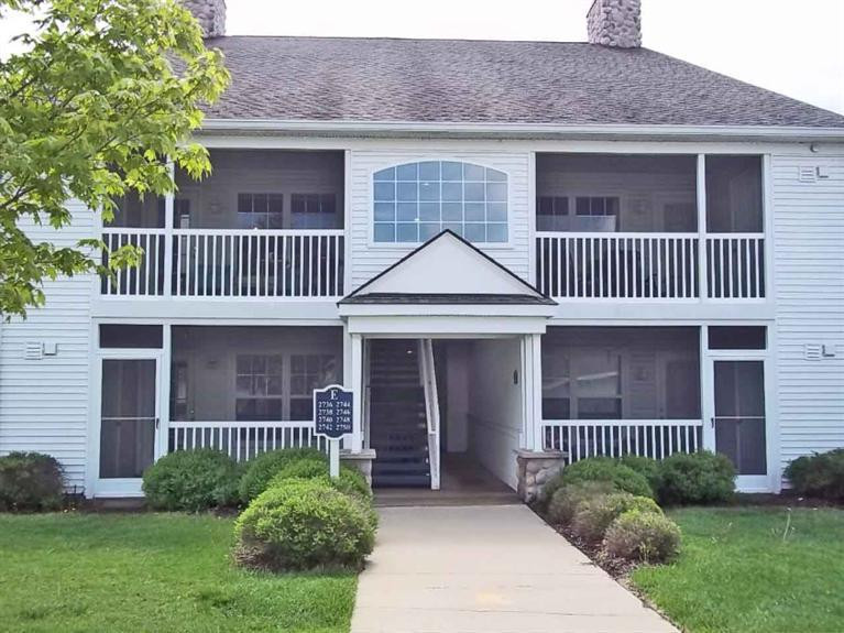 2736 S Knightsbridge Circle Property Photo 1