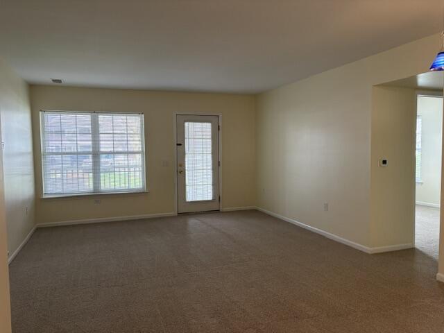 2736 S Knightsbridge Circle Property Photo 7