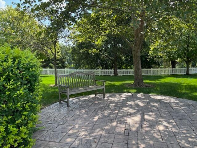 2736 S Knightsbridge Circle Property Photo 19