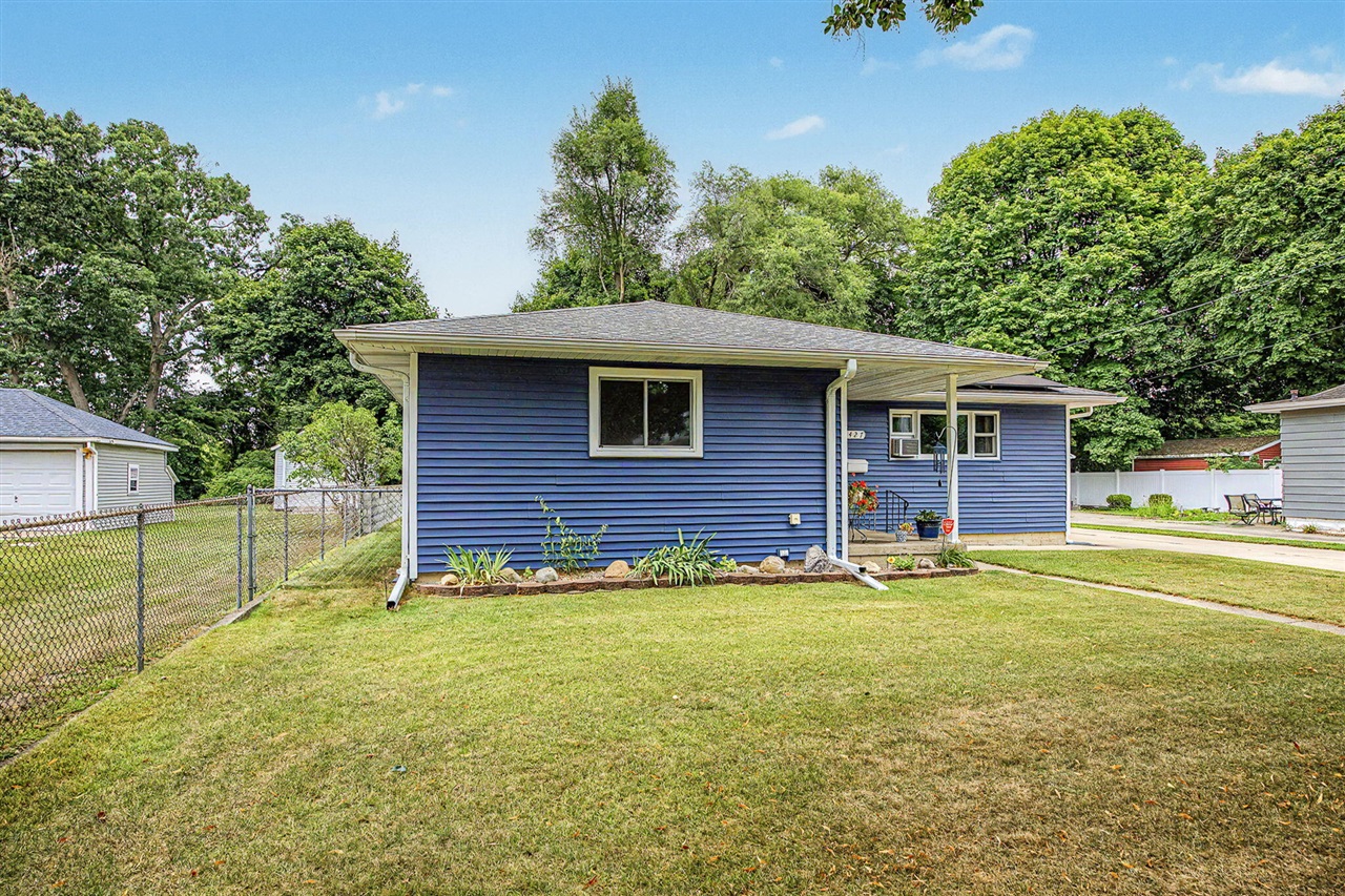 427 Bates Street Property Photo 4