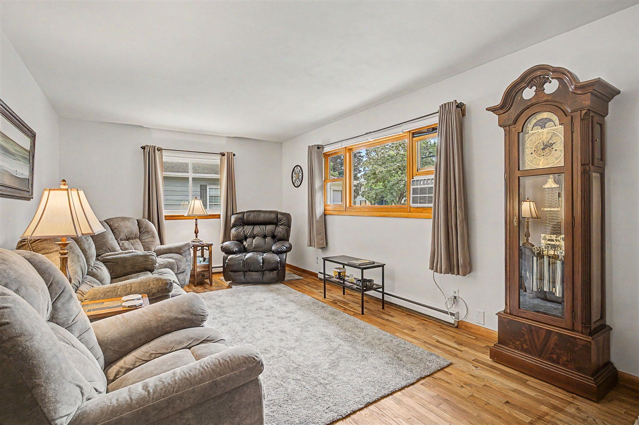 427 Bates Street Property Photo 6