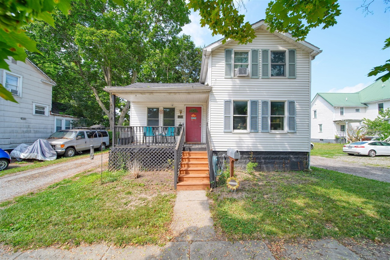 123 N Center Street Property Photo 1