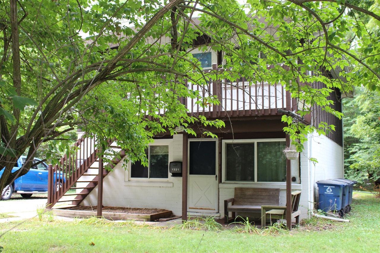 1321 Pontiac Trail Property Photo 5