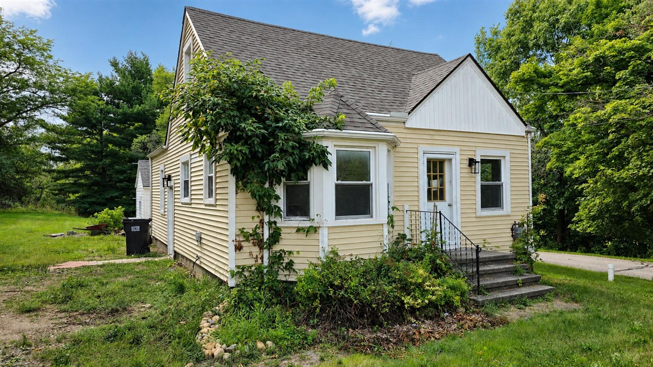 516 Ann Arbor Street Property Photo 1