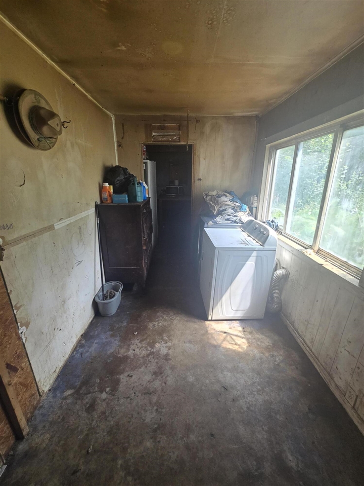 317 Oak Street Property Photo 6