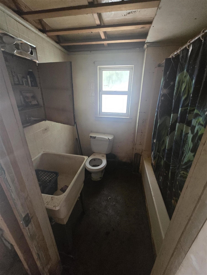 317 Oak Street Property Photo 7