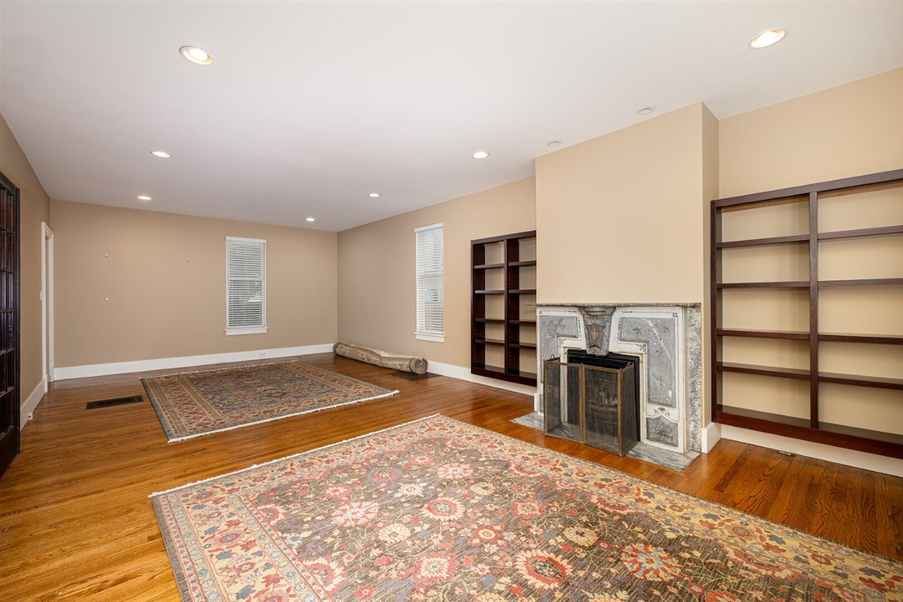 213 N Adams Street Property Photo 11