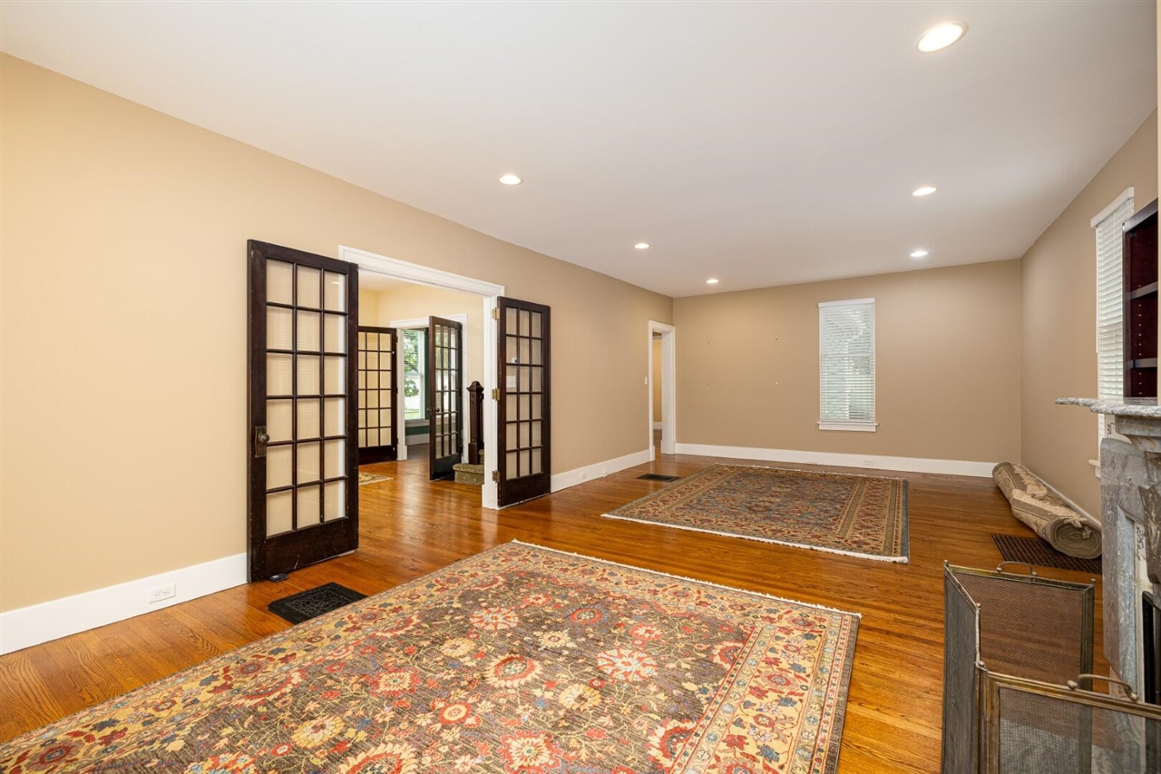 213 N Adams Street Property Photo 12