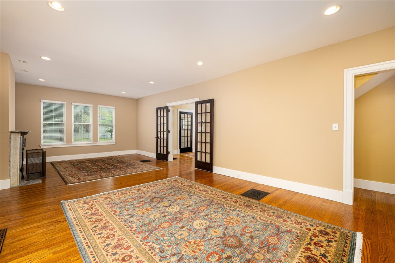 213 N Adams Street Property Photo 13