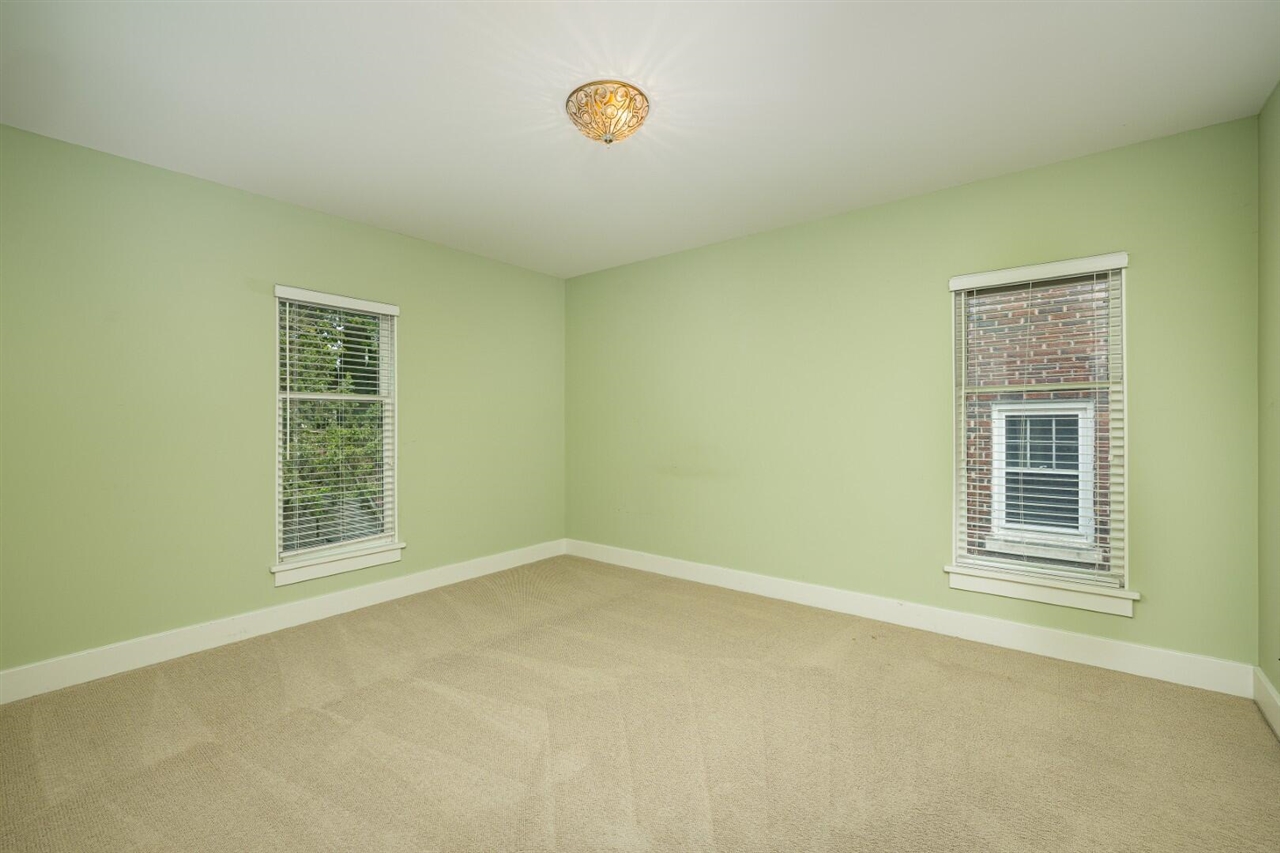 213 N Adams Street Property Photo 30