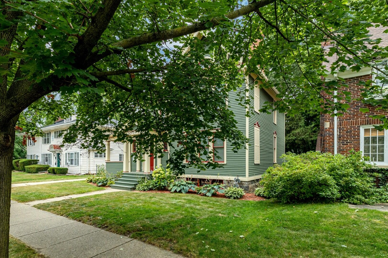 213 N Adams Street Property Photo 45