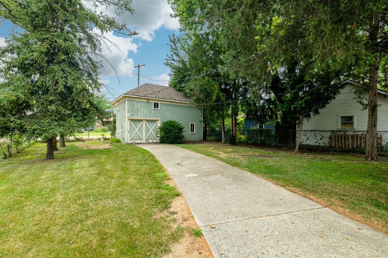 213 N Adams Street Property Photo 51