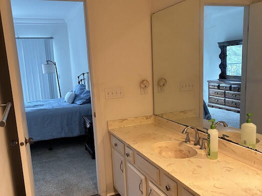 4040 Greenleaf Circle Property Photo 8