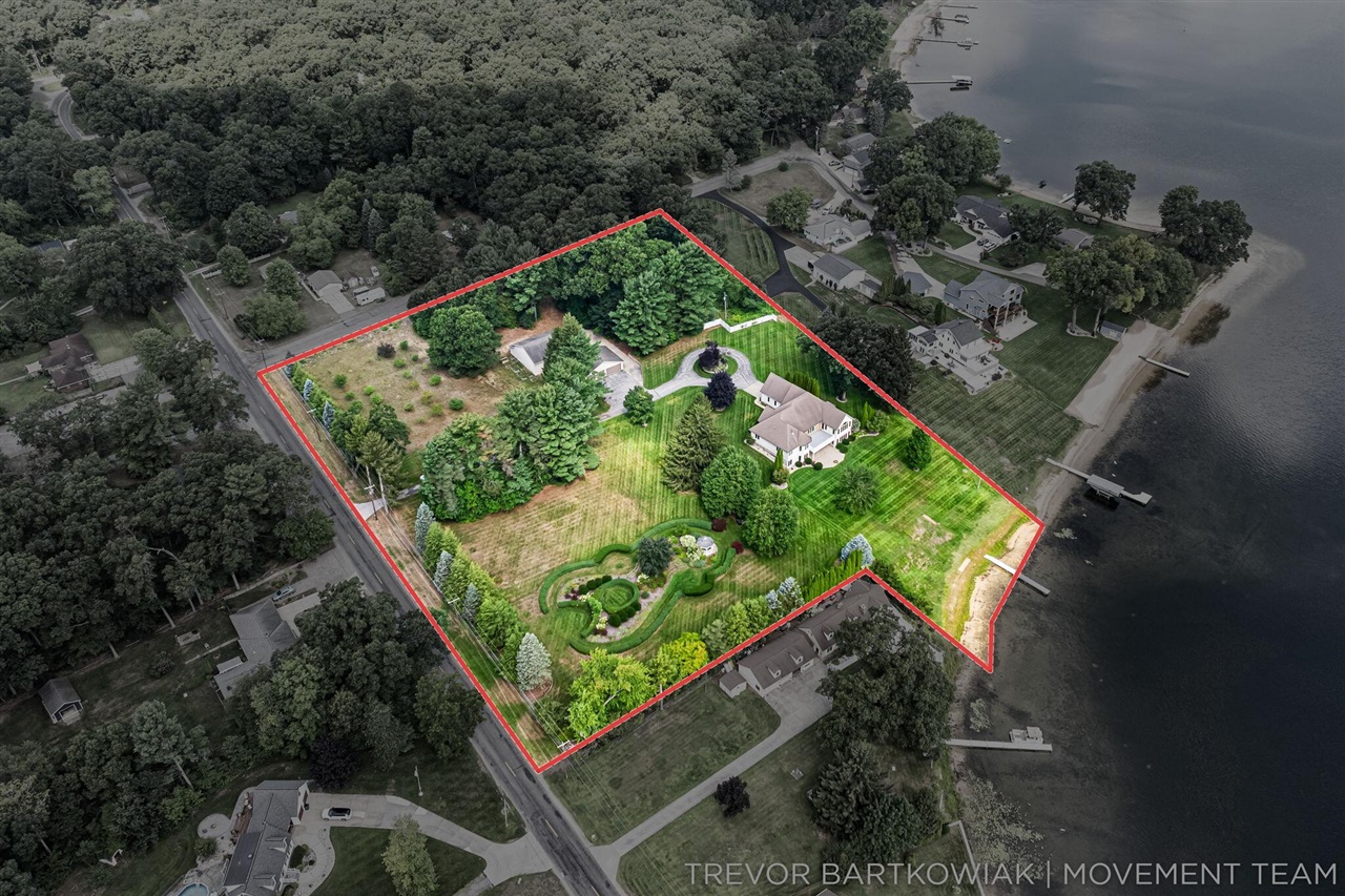 2696 Middle Lake Road Property Photo 1