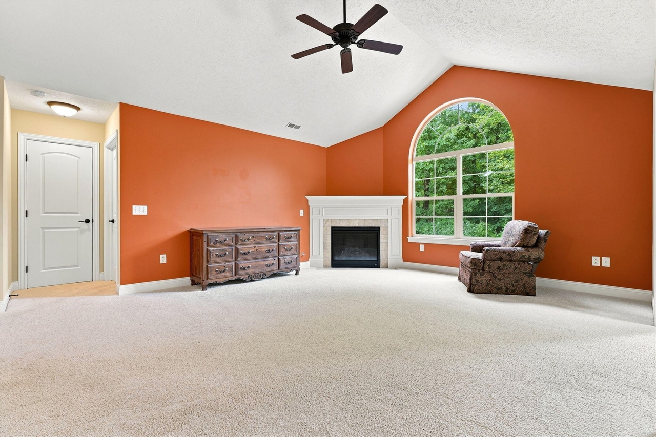 1073 Bridge Crest Property Photo 8