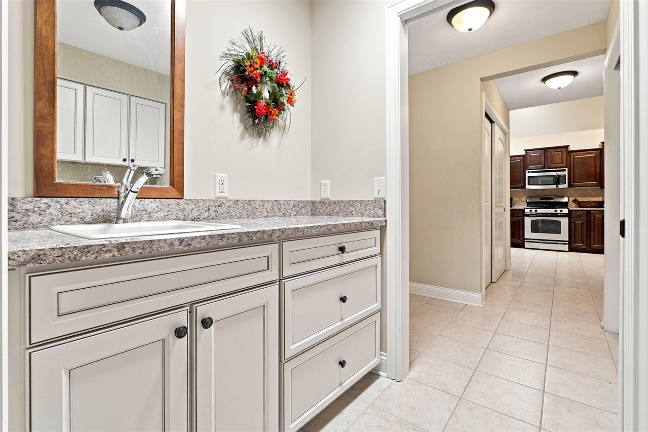 1073 Bridge Crest Property Photo 27