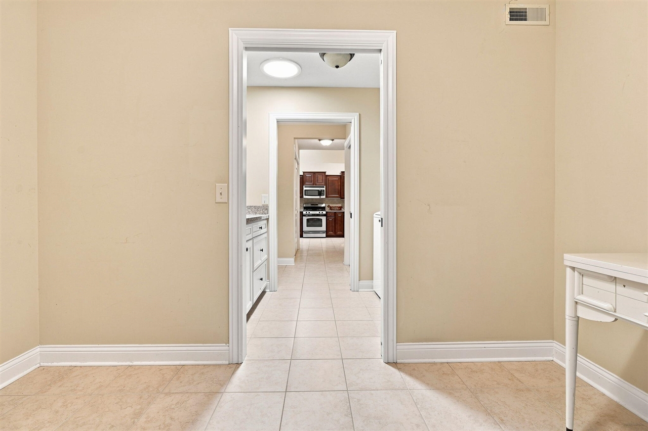 1073 Bridge Crest Property Photo 29