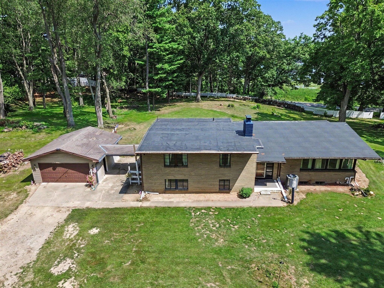 8550 N Meridian Road Property Photo 1