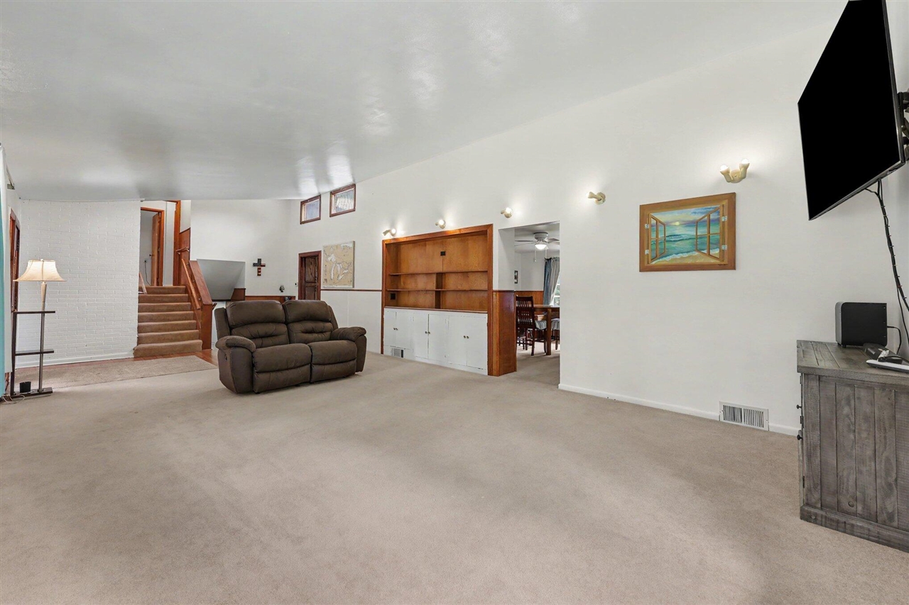 8550 N Meridian Road Property Photo 7