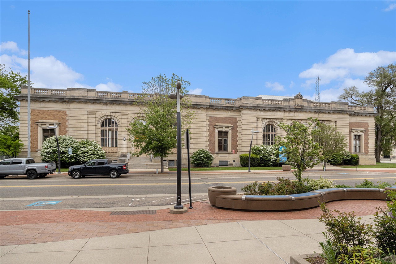 77 E Michigan Avenue Property Photo 10