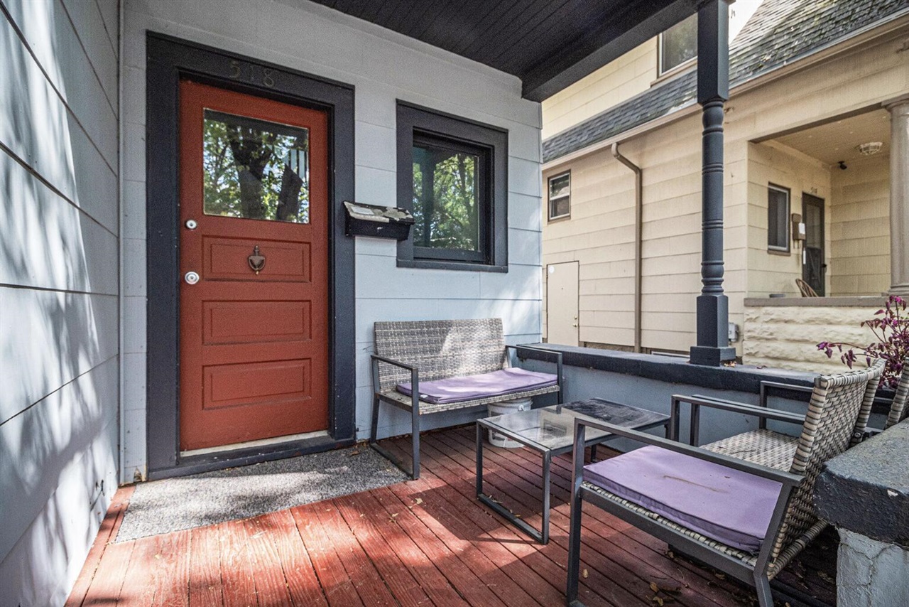 518 N Division Street Property Photo 6