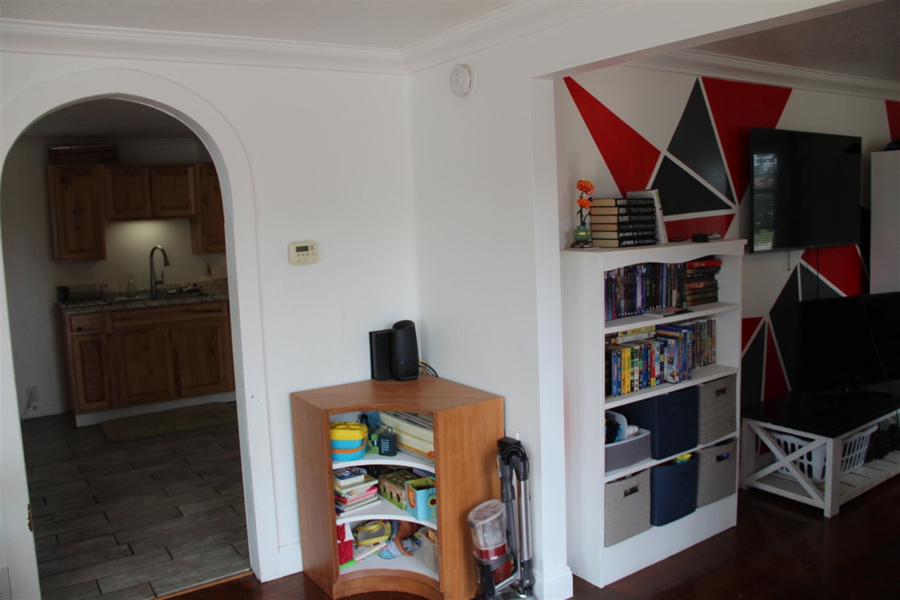 1065 Cedar Street Property Photo 7