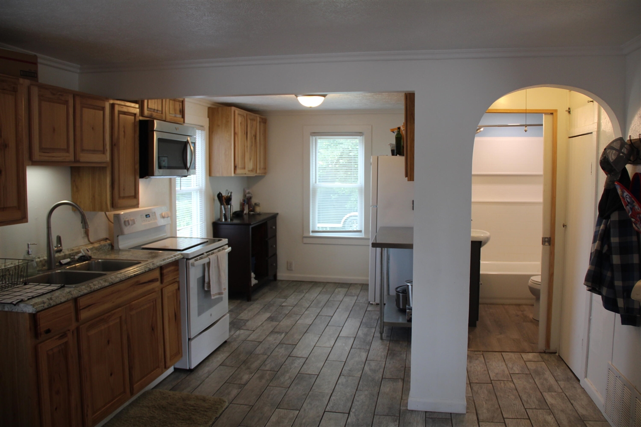 1065 Cedar Street Property Photo 9