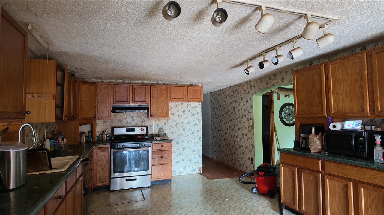 1215 Dale Road Property Photo 4