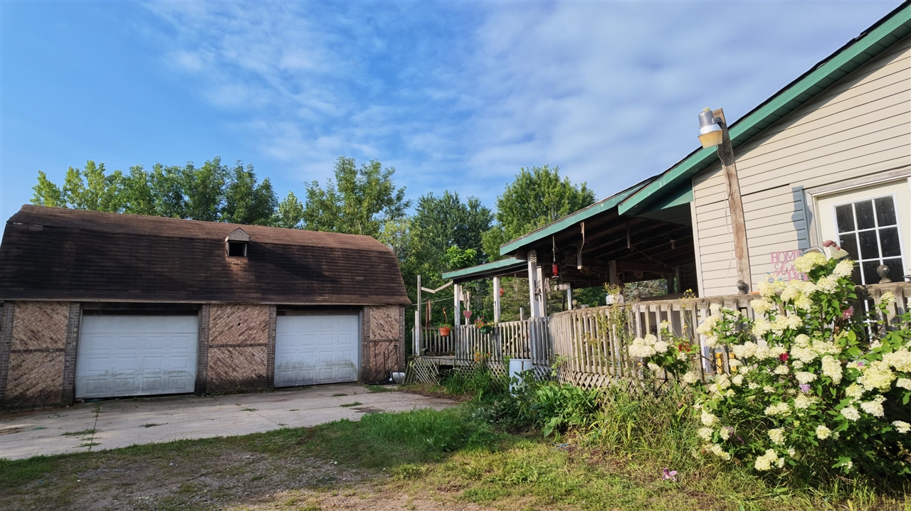 1215 Dale Road Property Photo 6
