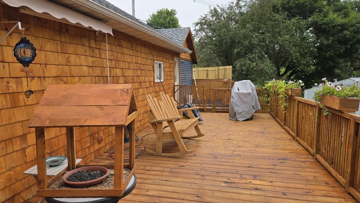 11118 E Grand River Avenue Property Photo 18