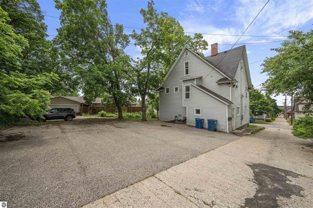 411 S Simon Street Property Photo 35