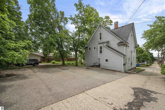 411 S Simon Street Property Photo 37