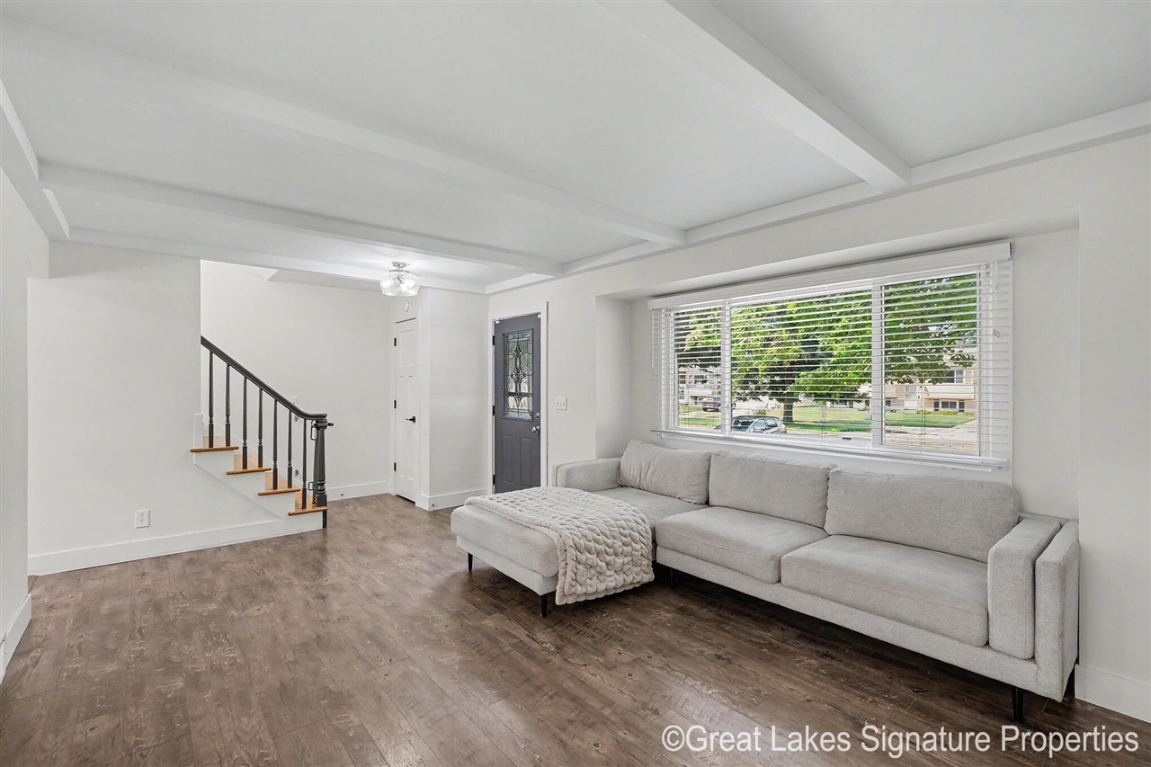 8282 Courtland Drive Property Photo 10