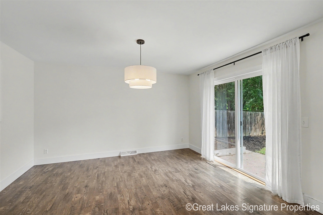 8282 Courtland Drive Property Photo 15