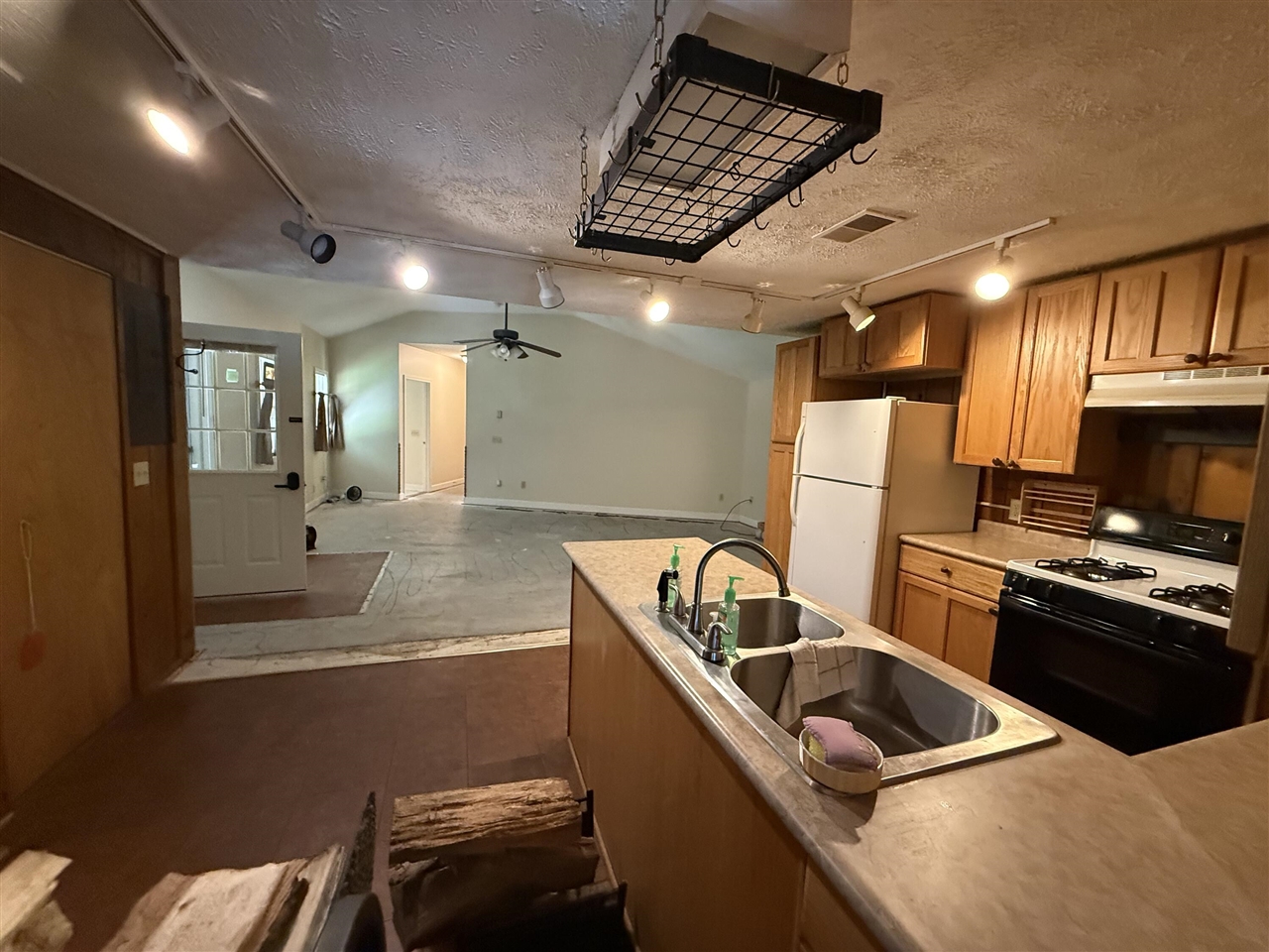 2591 Tonawanda Road Property Photo 13