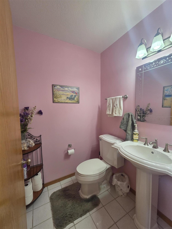 1106 S Bundy Drive Property Photo 9