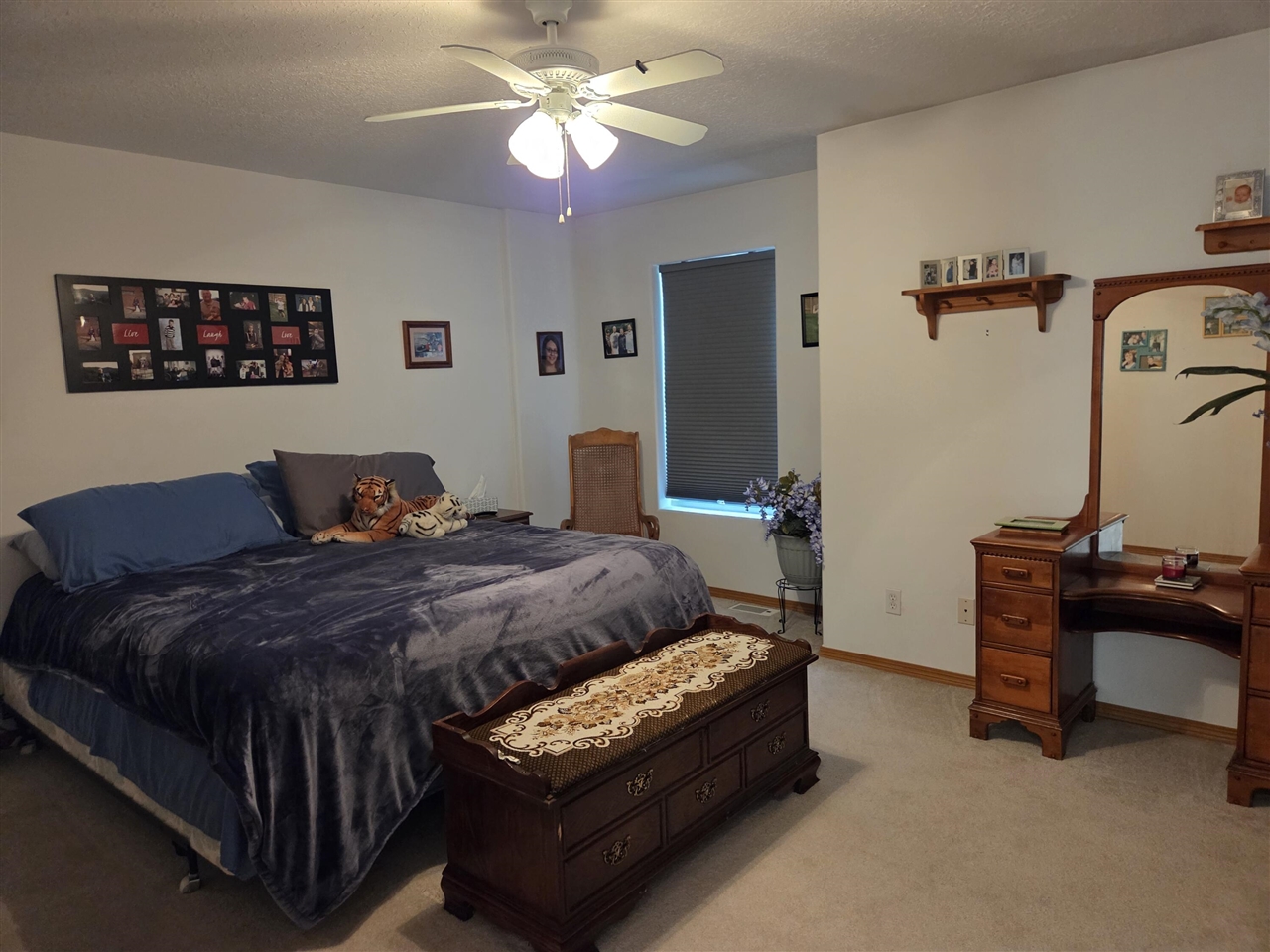 1106 S Bundy Drive Property Photo 14