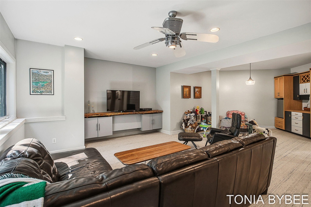 2302 Timberlee Drive Property Photo 15