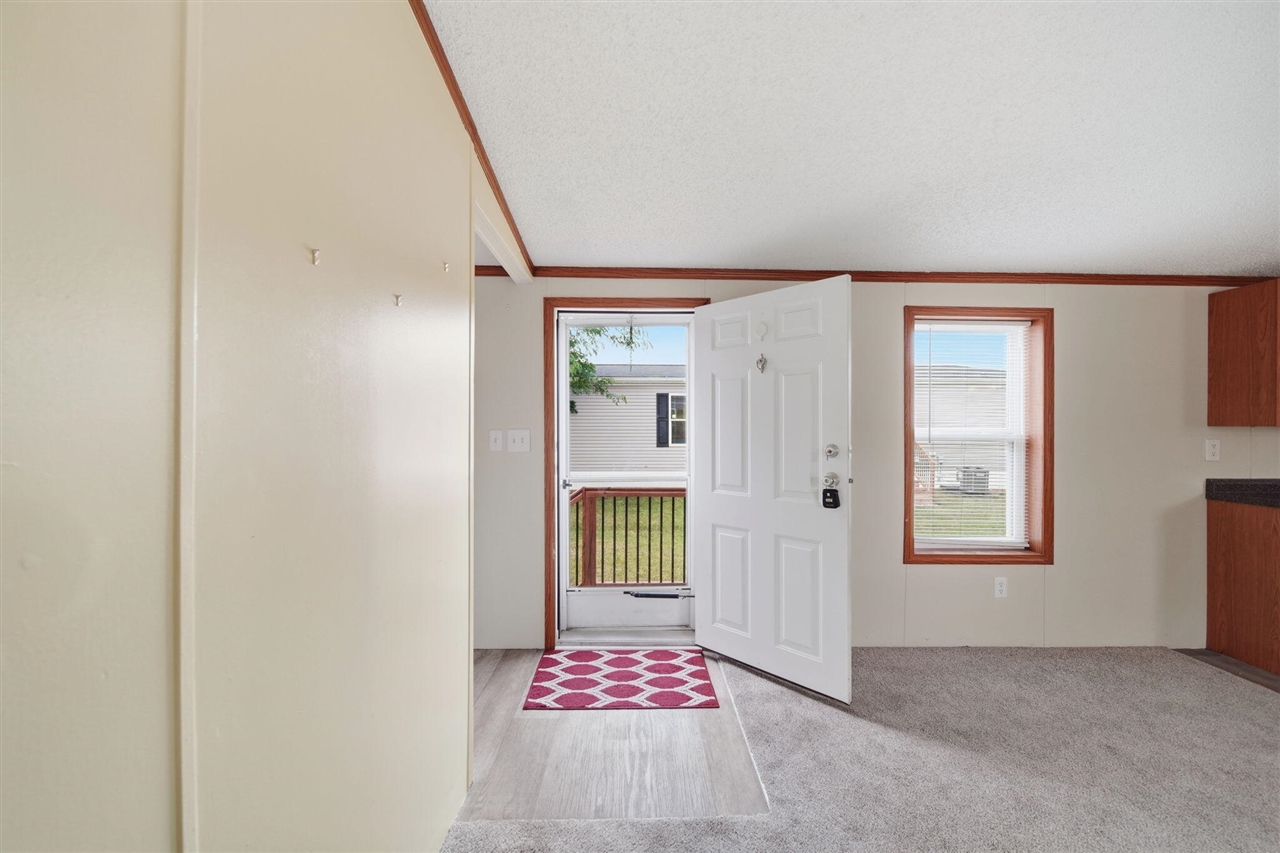 181 Newbury Property Photo 4