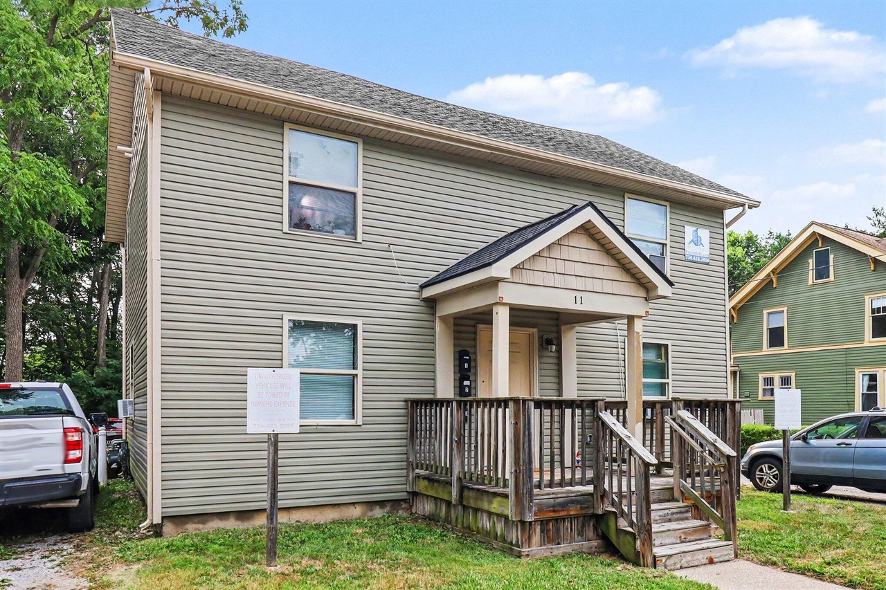 11 S Summit Street Property Photo 1