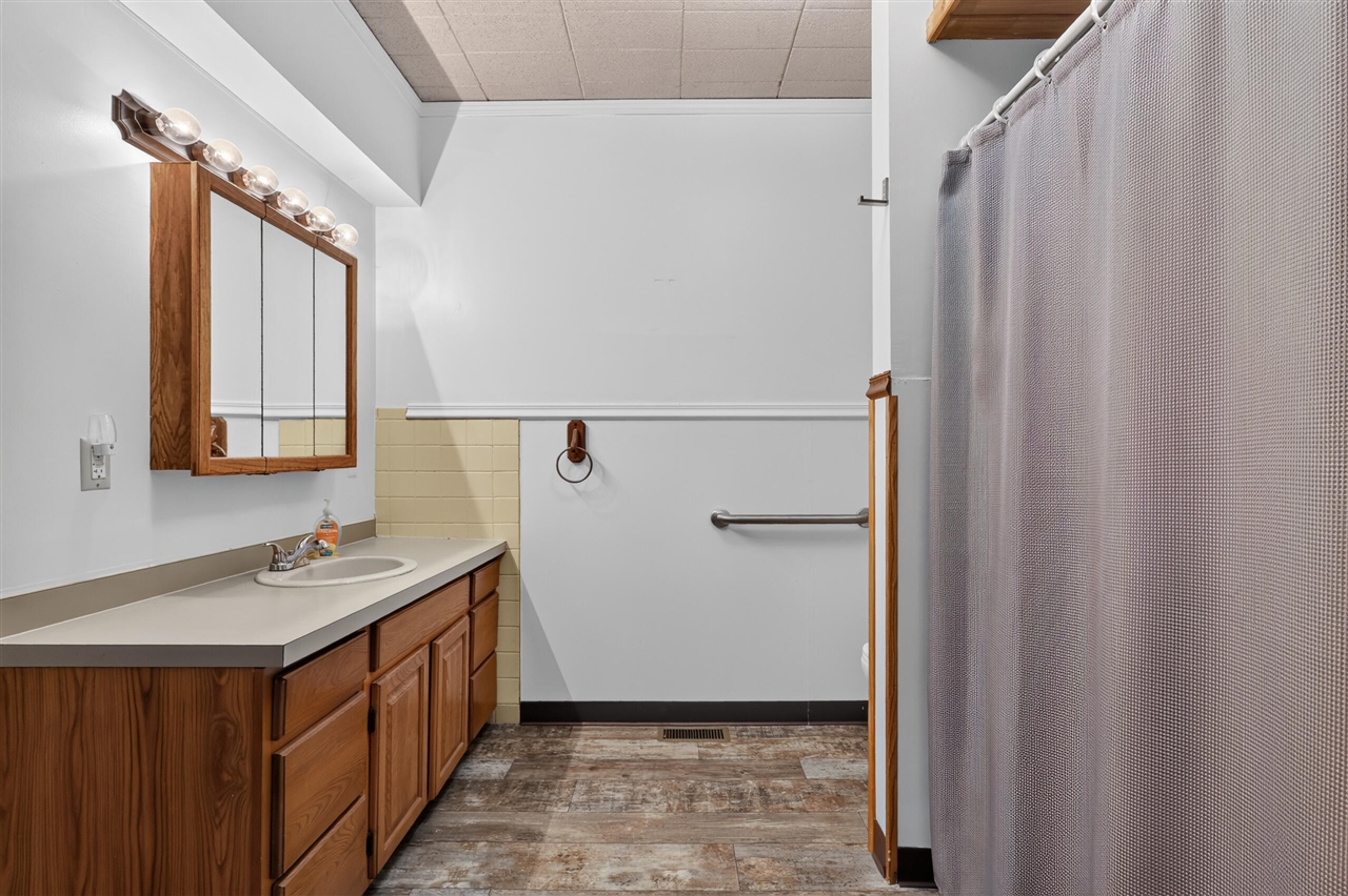 1166 N Long Road Property Photo 34