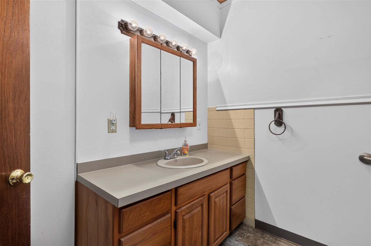 1166 N Long Road Property Photo 36