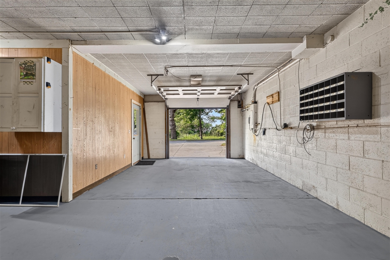 1166 N Long Road Property Photo 41