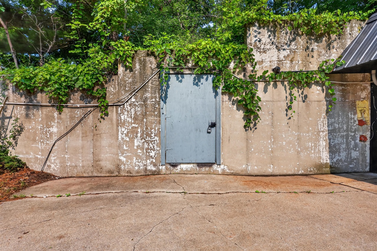 1166 N Long Road Property Photo 43