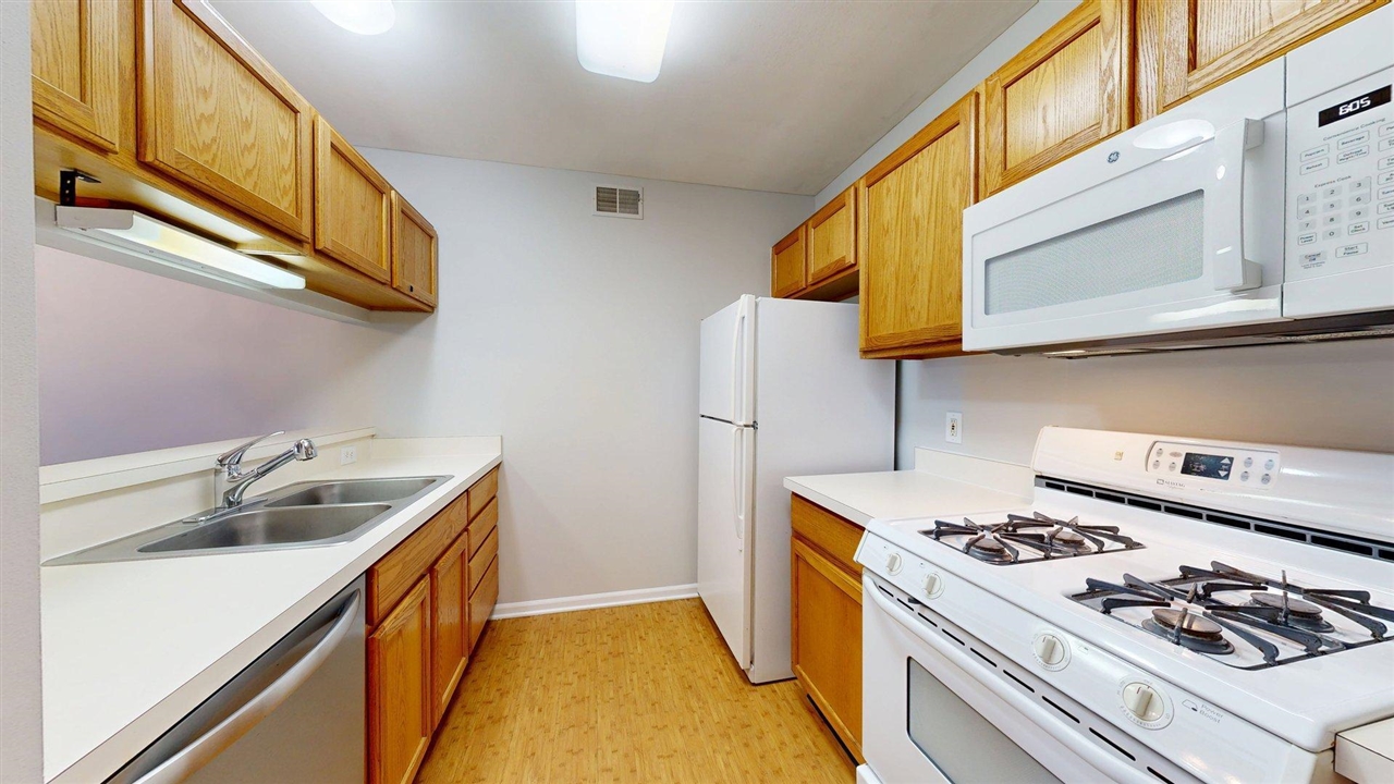 2767 S Knightsbridge Circle Property Photo 2