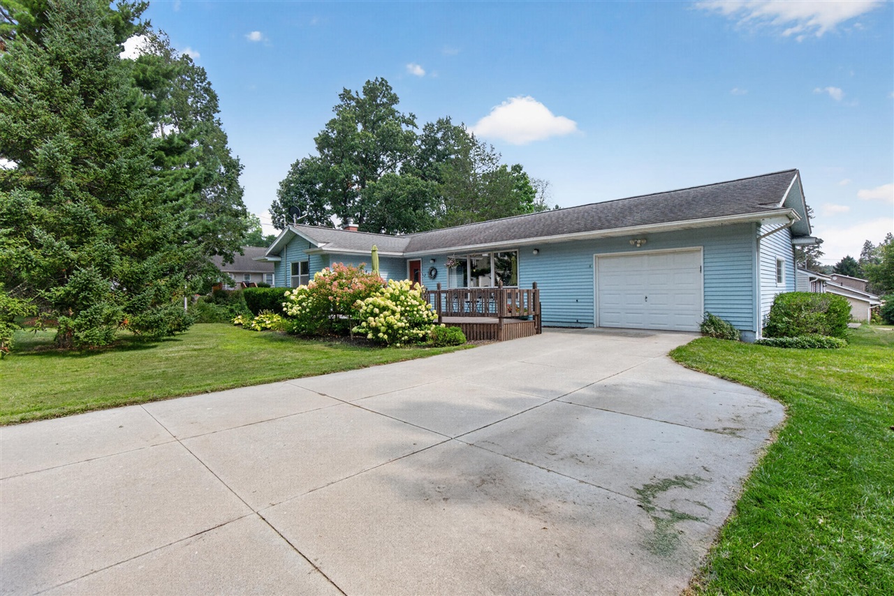415 Richard Street Property Photo 1