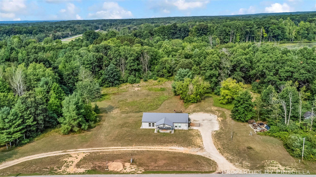 901 N Evergreen Drive Property Photo 1