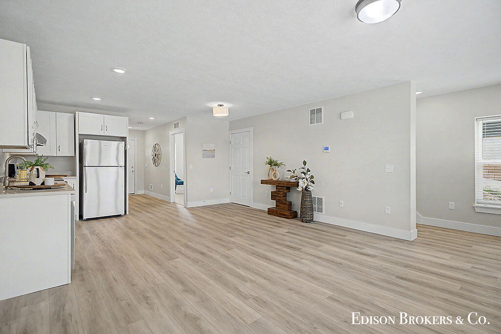440 Pleasant Street Property Photo 8