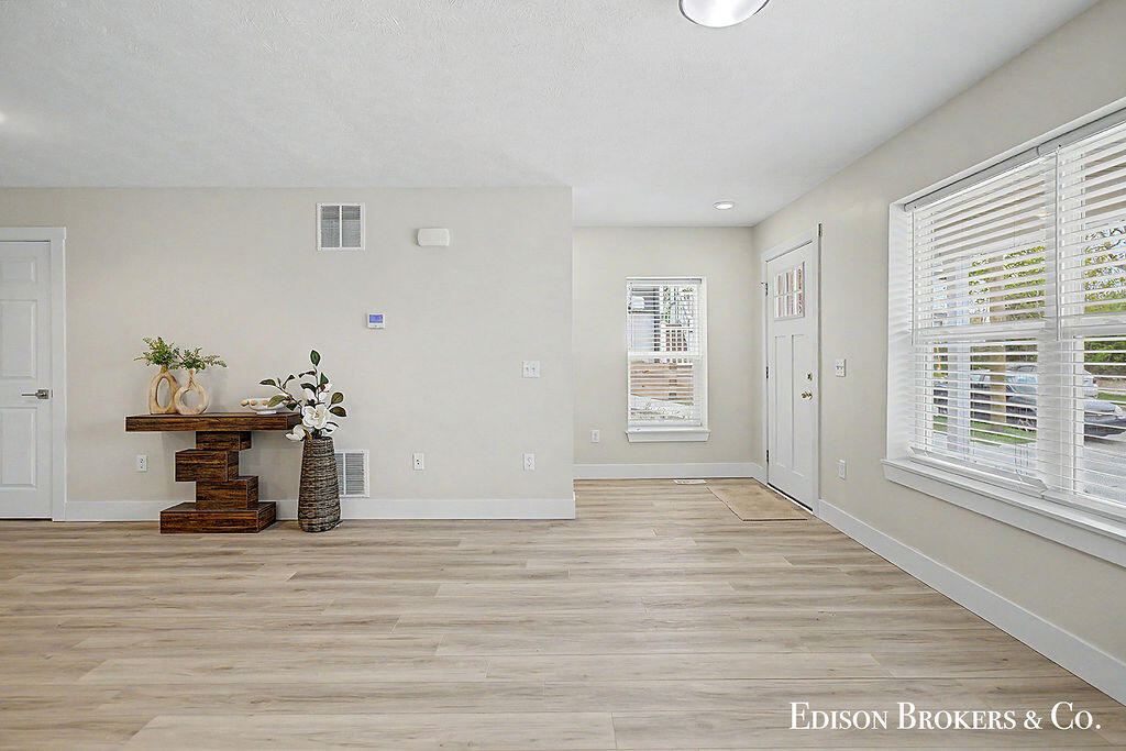 440 Pleasant Street Property Photo 13