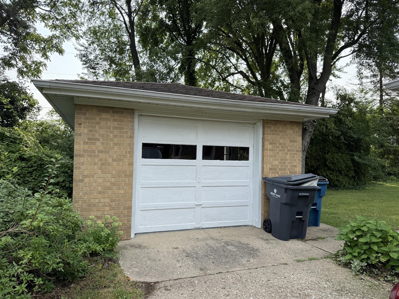 157 Elvern Drive Property Photo 6